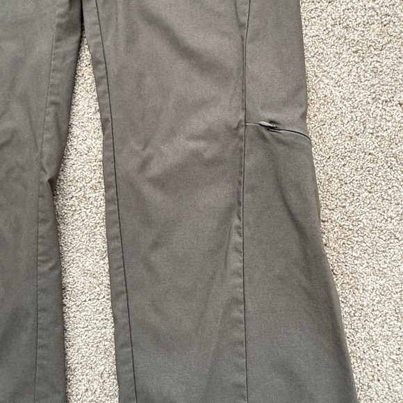 Athleta Taupe Brown Cargo Hiking Pants Women 12 Wide Leg Stretch Utility 918975 - Picture 15 of 15